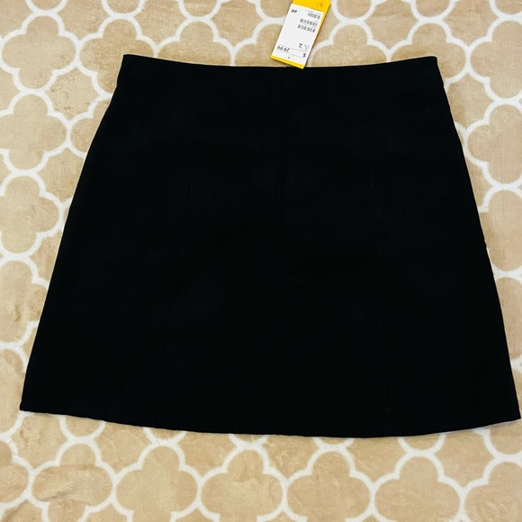 Black Button Front A line Skirt - Picture 3 of 6